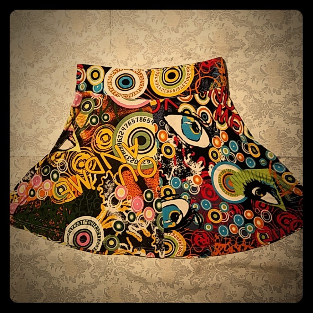 Flowing funky skirt
